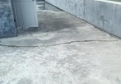 加查楼顶漏水维修公司分享下如何解决卫生间隐蔽部位漏水的问题?